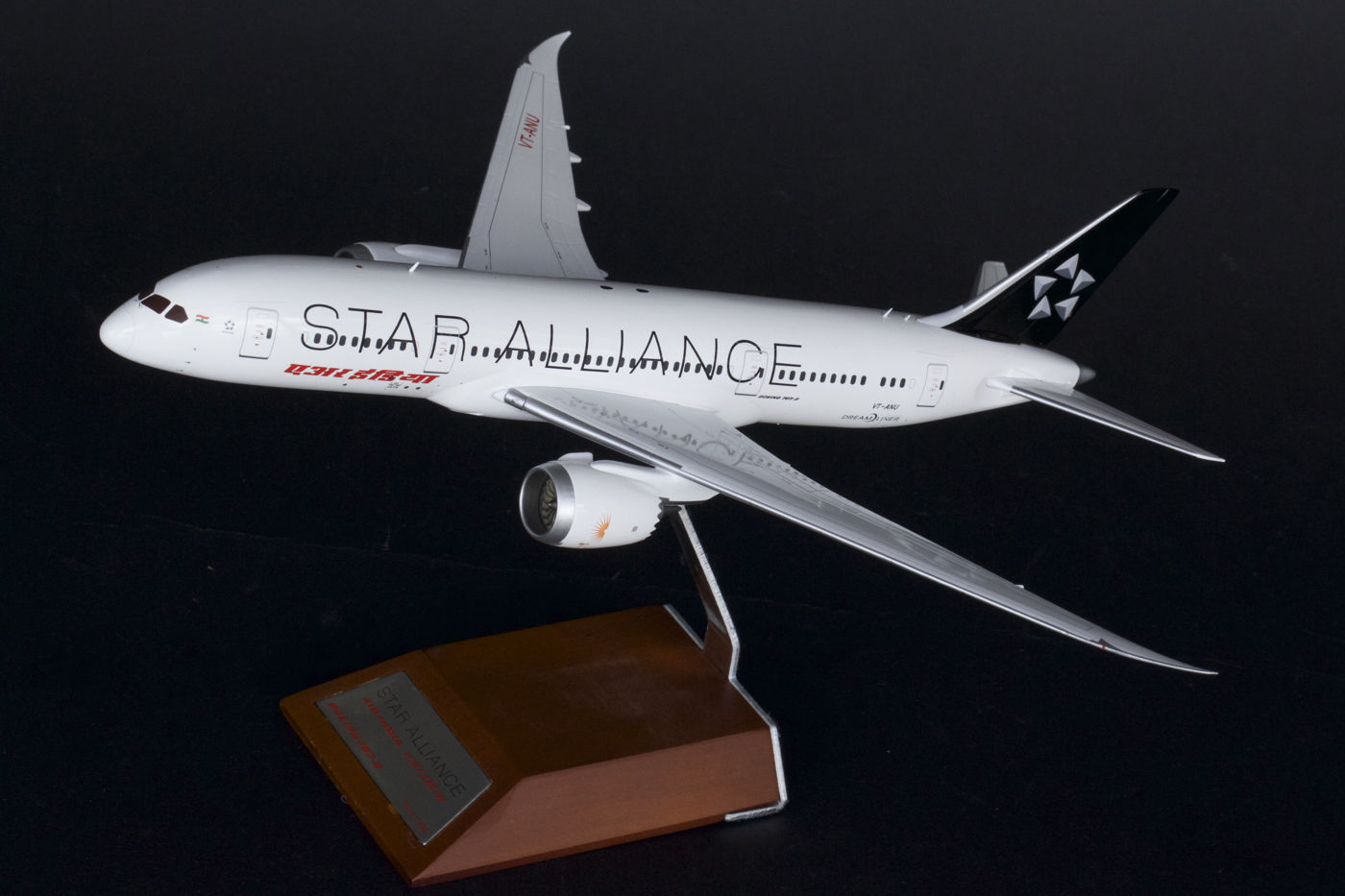 JC Wings 1:200 Air India Boeing B787-8 Dreamliner "Star Alliance" VT-ANU (XX2953) - Image 4
