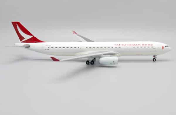 JC Wings 1:200 Cathay Dragon Airbus A330-300 "Last Flight" B-LBF (EW2333007) - Image 2