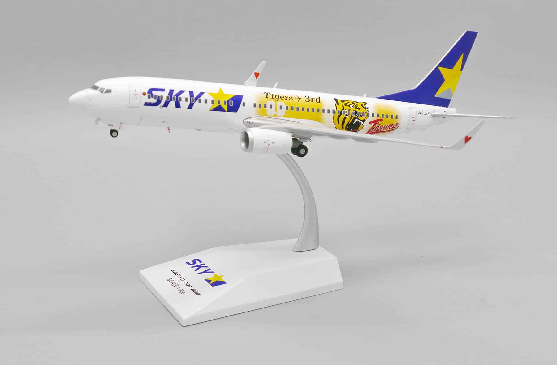 JC Wings 1:200 Skymark Airlines Boeing B737-800w 'Hanshin Tigers' JA73NR  (EW2738010) - Collectable Aircraft Wings Australia