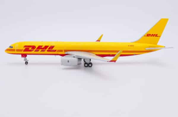 JC Wings 1:200 DHL Air UK (DHL) Boeing B757-200(PCF)w G-DHKS (EW2752005) - Image 2