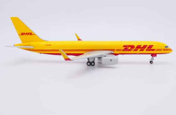 JC Wings 1:200 DHL Air UK (DHL) Boeing B757-200(PCF)w G-DHKS (EW2752005) - Image 3