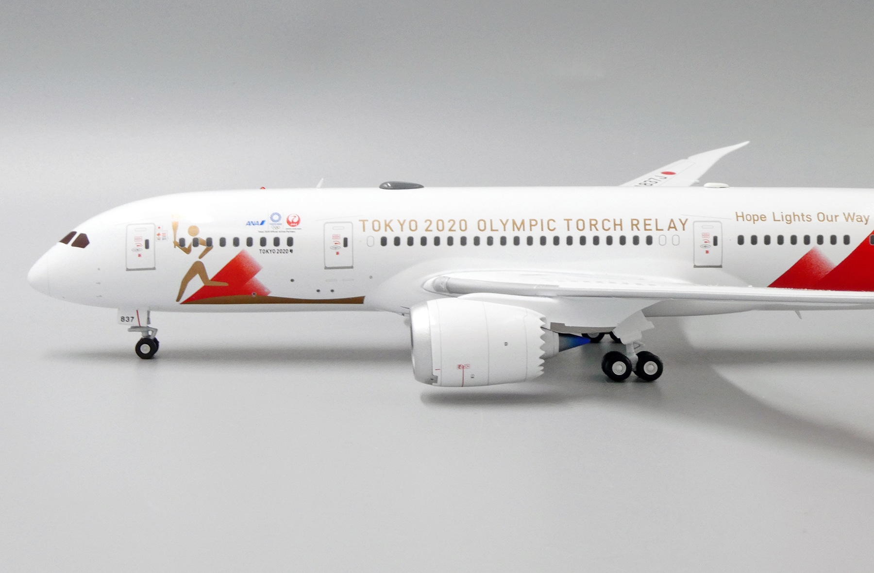 JC Wings 1:200 JAL Japan Airlines Boeing B787-800 Dreamliner 