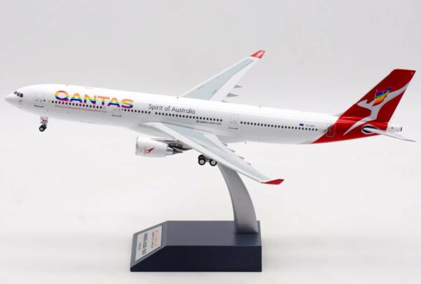 InFlight 200 1:200 Qantas Airways Airbus A330-300 "Rainbow Roo" VH-QPJ (IF333QFA0820) - Image 2
