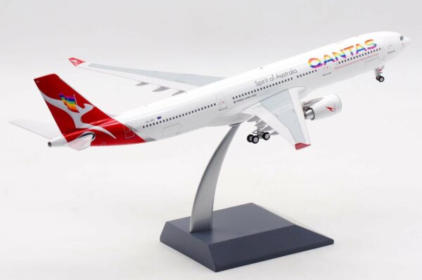 InFlight 200 1:200 Qantas Airways Airbus A330-300 "Rainbow Roo" VH-QPJ (IF333QFA0820) - Image 3