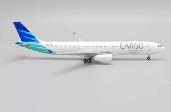 JC Wings 1:400 Garuda Indonesia Airbus A330-300 Preighter PK-GPD (LH4251) - Image 3