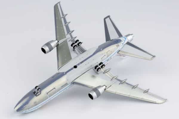 NG Model 1:400 ALIA - The Royal Jordanian Airline Lockheed L-1011-500 TriStar JY-AGB (NG35017) - Image 6