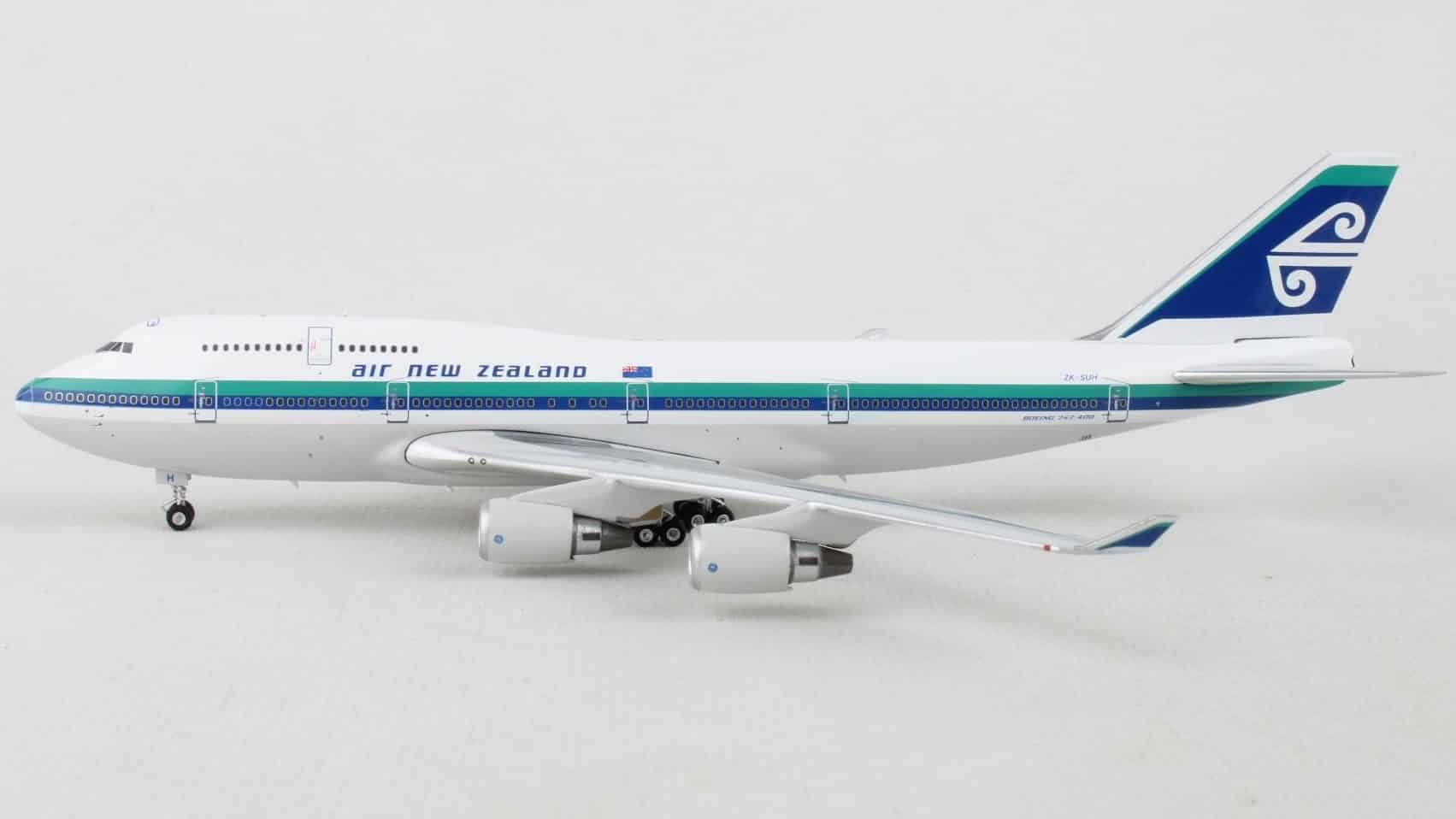 Phoenix Models 1:400 Air New Zealand Boeing B747-400 'Dunedin' ZK 