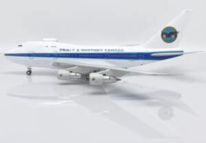 JC Wings 1:200 Pratt & Whitney Engine Services Boeing B747SP-G5 'Flaps Up' C-GTFF (XX20286)