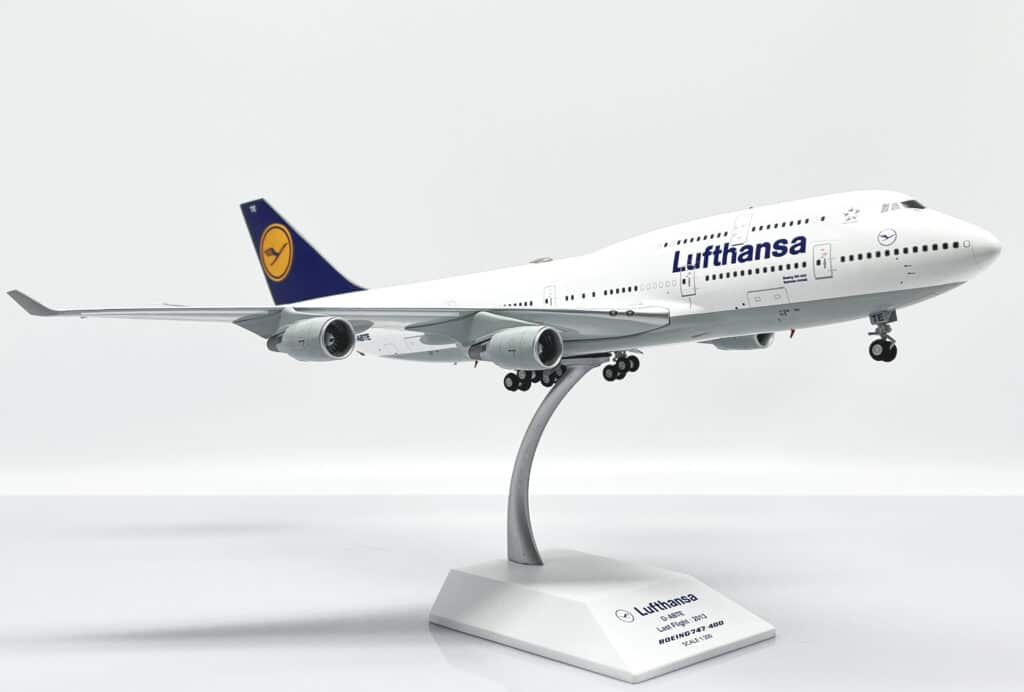 JC Wings 1:200 Lufthansa Boeing B747-400M 'Aviationtag Edition - Flaps ...