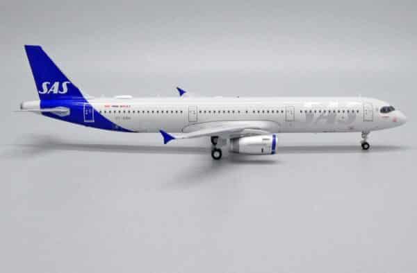 JC Wings 1:200 SAS Scandinavian Airlines Airbus A321-200 "Sulke Viking" OY-KBH (XX2426) - Image 3