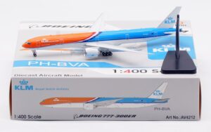 Aviation 400 1:400 KLM Royal Dutch Airlines Boeing B777-300(ER) "2023 Orange Pride" PH-BVA (AV4212)
