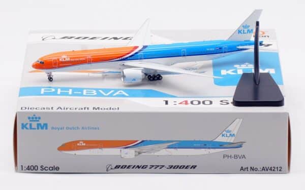 Aviation 400 1:400 KLM Royal Dutch Airlines Boeing B777-300(ER) "2023 Orange Pride" PH-BVA (AV4212)