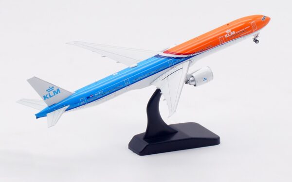 Aviation 400 1:400 KLM Royal Dutch Airlines Boeing B777-300(ER) "2023 Orange Pride" PH-BVA (AV4212) - Image 4