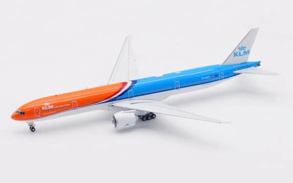 Aviation 400 1:400 KLM Royal Dutch Airlines Boeing B777-300(ER) "2023 Orange Pride" PH-BVA (AV4212) - Image 5
