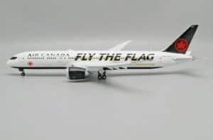 JC Wings 1:200 Air Canada Boeing B787-9 Dreamliner "Go Canada Go - Flaps Down" C-FVLQ (EW2789010A)