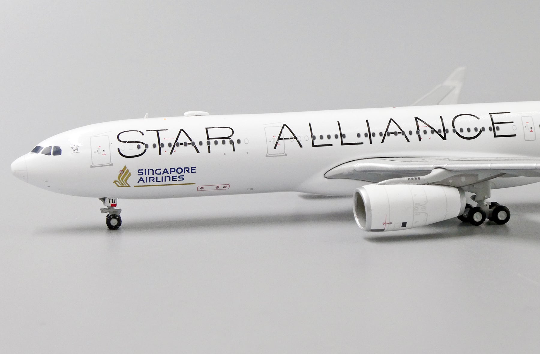 JC Wings 1:400 Singapore Airlines Airbus A330-300 'Star Alliance 