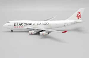 JC Wings 1:400 Dragonair Cargo Boeing B747-400(BCF) "Flaps Up" B-KAF (EW4744010)