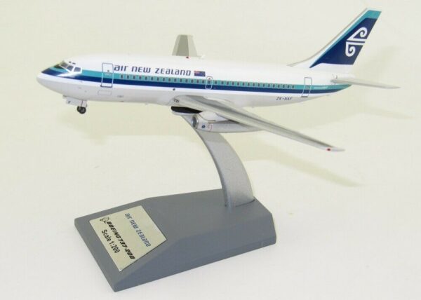 InFlight 200 1:200 Air New Zealand Boeing B737-200 "Pohowhera" ZK-NAF (IF732NZ0720)