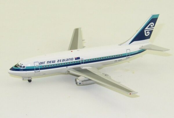 InFlight 200 1:200 Air New Zealand Boeing B737-200 "Pohowhera" ZK-NAF (IF732NZ0720) - Image 3