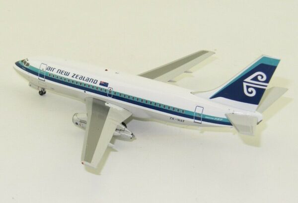 InFlight 200 1:200 Air New Zealand Boeing B737-200 "Pohowhera" ZK-NAF (IF732NZ0720) - Image 4