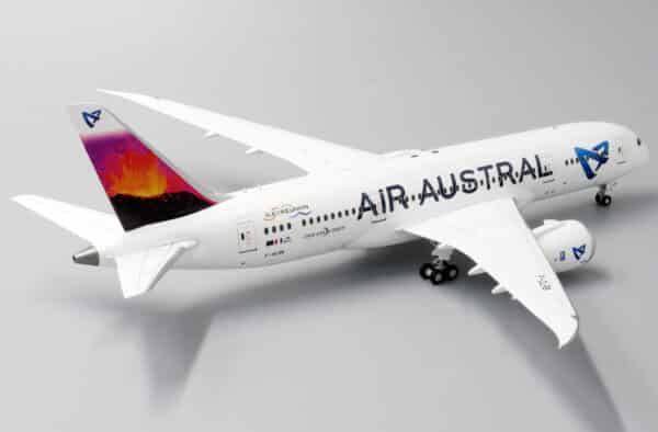 JC Wings 1:200 Air Austral Boeing B787-8 Dreamliner F-OLRB (LH2047) - Image 6