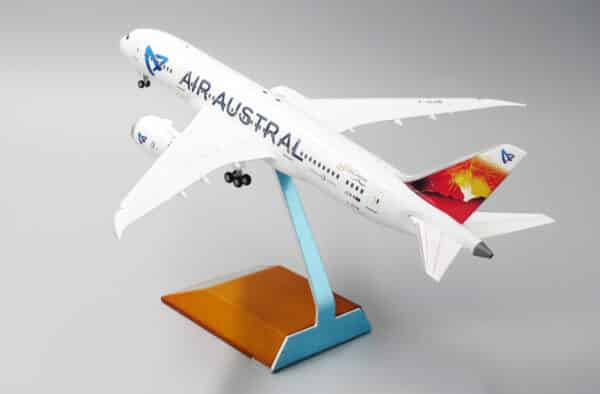 JC Wings 1:200 Air Austral Boeing B787-8 Dreamliner F-OLRB (LH2047) - Image 15