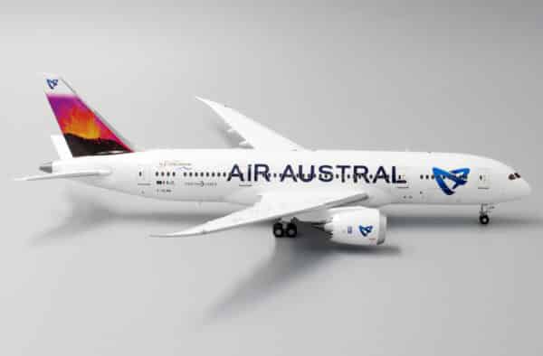 JC Wings 1:200 Air Austral Boeing B787-8 Dreamliner F-OLRB (LH2047) - Image 2