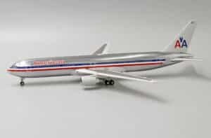 JC Wings 1:200 American Airlines Boeing B767-300(ER) N374AA (LH2171)