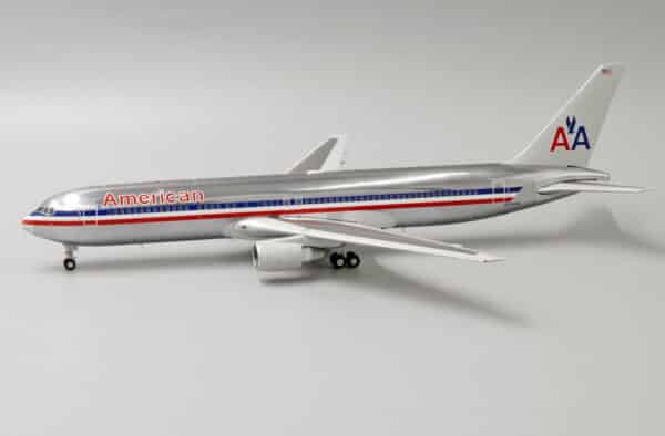 JC Wings 1:200 American Airlines Boeing B767-300(ER) N374AA (LH2171)