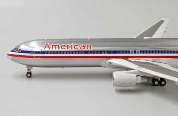 JC Wings 1:200 American Airlines Boeing B767-300(ER) N374AA (LH2171) - Image 7