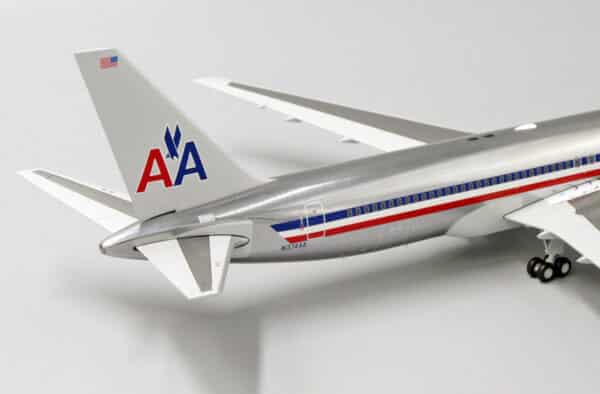 JC Wings 1:200 American Airlines Boeing B767-300(ER) N374AA (LH2171) - Image 8