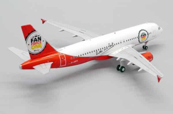 JC Wings 1:200 Air Berlin Airbus A320-200 "Bitburger Fan Force One" D-ABFK (LH2202) - Image 6