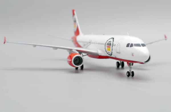 JC Wings 1:200 Air Berlin Airbus A320-200 "Bitburger Fan Force One" D-ABFK (LH2202) - Image 7