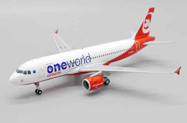 JC Wings 1:200 Air Berlin Airbus A320-200 "OneWorld" D-ABHO (LH2204) - Image 4