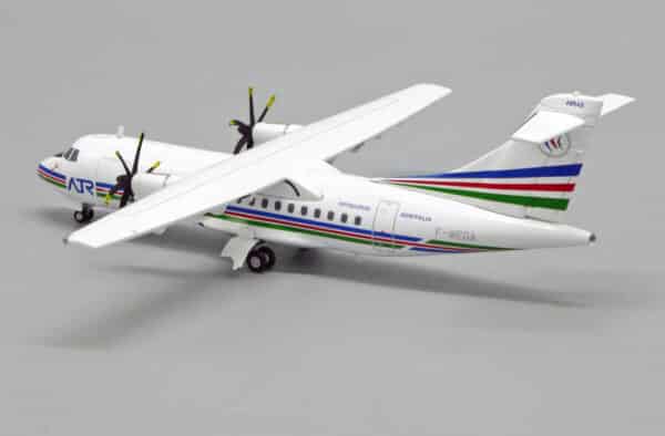 JC Wings 1:200 ATR-42-300 "House Colours" F-WEGA (LH2233) - Image 5