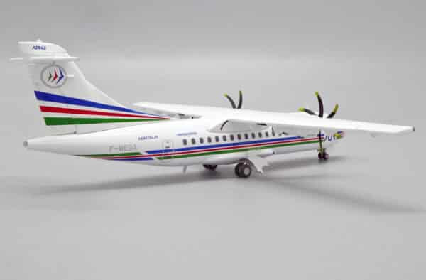 JC Wings 1:200 ATR-42-300 "House Colours" F-WEGA (LH2233) - Image 10