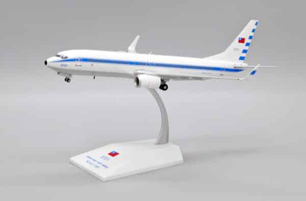 JC Wings 1:200 Republic of China (Taiwan) Air Force (ROCAF) Boeing B737-800w VIP 3701 (LH2243) - Image 3