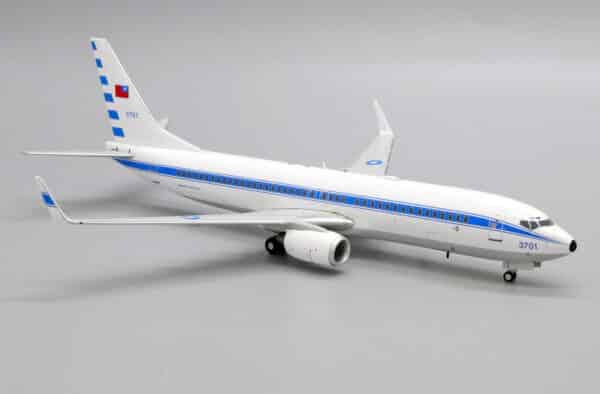 JC Wings 1:200 Republic of China (Taiwan) Air Force (ROCAF) Boeing B737-800w VIP 3701 (LH2243) - Image 4