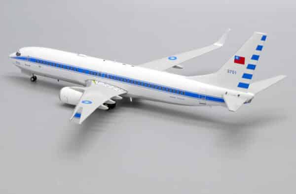 JC Wings 1:200 Republic of China (Taiwan) Air Force (ROCAF) Boeing B737-800w VIP 3701 (LH2243) - Image 6