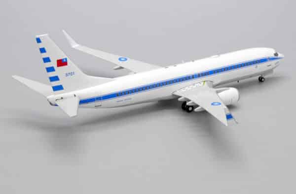 JC Wings 1:200 Republic of China (Taiwan) Air Force (ROCAF) Boeing B737-800w VIP 3701 (LH2243) - Image 7