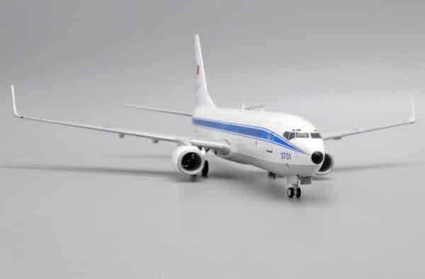 JC Wings 1:200 Republic of China (Taiwan) Air Force (ROCAF) Boeing B737-800w VIP 3701 (LH2243) - Image 8