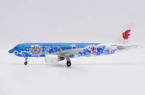JC Wings 1:200 Air China Airbus A320-200 "Blue Peony" B-2377 (LH2357)