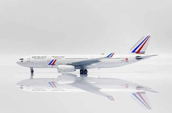 JC Wings 1:400 Armee de l'Air Francaise (French Air Force) Airbus A330-200 VIP F-UJCT (LH4226)
