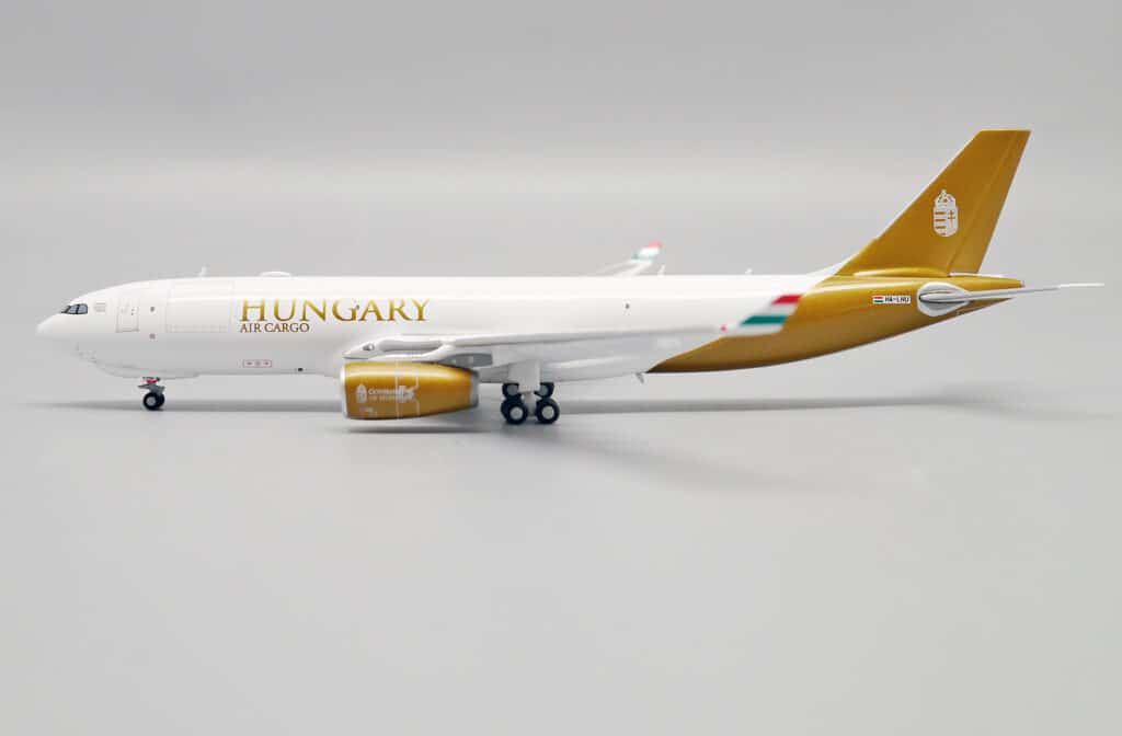 JC Wings 1:400 Government of Hungary Cargo (Wizz Air) Airbus A330-200F ...