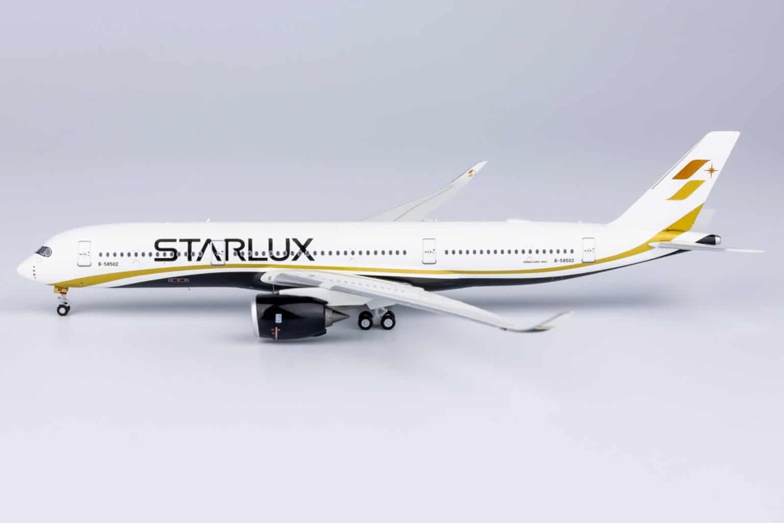 NG Model 1400 STARLUX Airlines Airbus A350900 XWB B58502 (NG39049