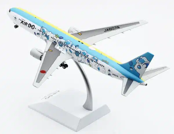 JC Wings 1:200 Air Do Boeing B767-300(ER) "Pokemon Rockon Jet" JA607A (SA2002) - Image 2