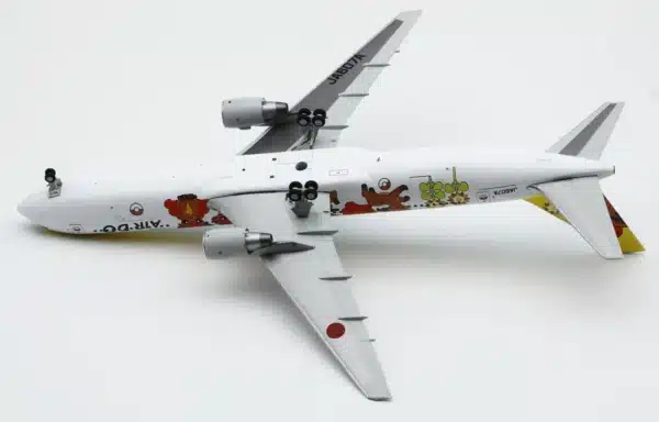 JC Wings 1:200 Air Do Boeing B767-300(ER) "Pokemon Rockon Jet" JA607A (SA2002) - Image 9