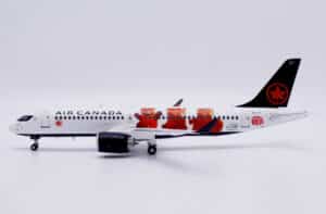 JC Wings 1:200 Air Canada Airbus A220-300 "Turning Red" C-GVDP (SA2011)