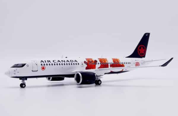 JC Wings 1:200 Air Canada Airbus A220-300 "Turning Red" C-GVDP (SA2011) - Image 3