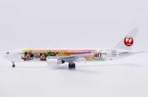JC Wings 1:200 JAL Japan Airlines Boeing B767-300(ER) "Disney Dream-Go-Round" JA614J (SA2050)